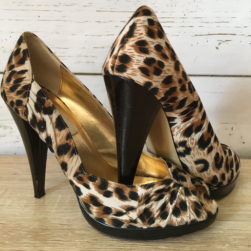 Steve Madden Size 8 Leopard Animal Print Heels